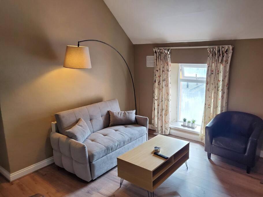 Apt. 2 - Town Centre Apartment Bagenalstown Ngoại thất bức ảnh