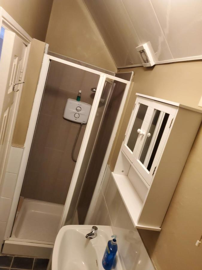 Apt. 2 - Town Centre Apartment Bagenalstown Ngoại thất bức ảnh